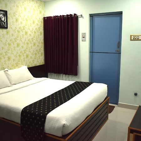 Apple Park Annexe Hotel Tiruchirappalli Buitenkant foto