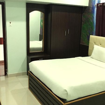 Apple Park Annexe Hotel Tiruchirappalli Buitenkant foto