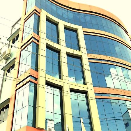 Apple Park Annexe Hotel Tiruchirappalli Buitenkant foto